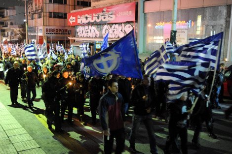 Χωρίς «παρατράγουδα» οι παράλληλες συγκεντρώσεις αντιφασιστών και Χρυσαυγιτών [εικόνες] | iefimerida.gr 2