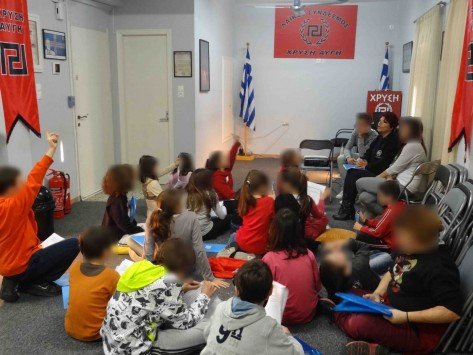 H Xρυσή Αυγή στρατολογεί 6χρονα παιδιά και τους κάνει κατήχηση στα γραφεία της Λούτσας [εικόνες] | iefimerida.gr 0