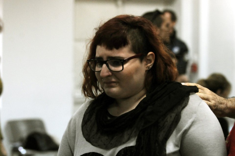 Δίκη Φύσσα: Κατηγορούμενος απειλεί μάρτυρα που τον αναγνώρισε: «Αφήστε με να της δείξω εγώ» [εικόνες] | iefimerida.gr 1