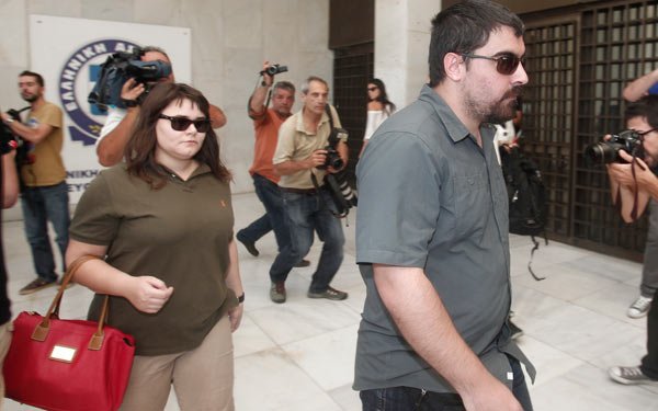 Aμετανόητοι χρυσαυγίτες στη ΓΑΔΑ: Καρέ-καρέ όλες οι εικόνες | iefimerida.gr 2