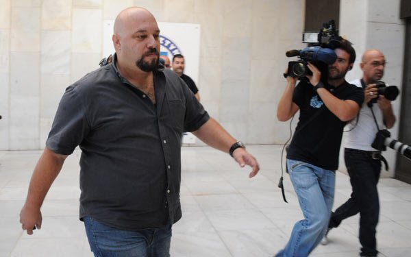 Aμετανόητοι χρυσαυγίτες στη ΓΑΔΑ: Καρέ-καρέ όλες οι εικόνες | iefimerida.gr 6