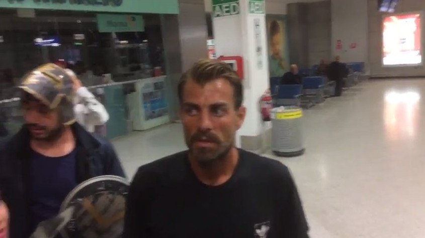 Η θεαματική άφιξη Χανταμπάκη στο Ελ. Βενιζέλος -Τον υποδέχτηκαν Μονομάχοι [εικόνες & βίντεο]  | iefimerida.gr 0