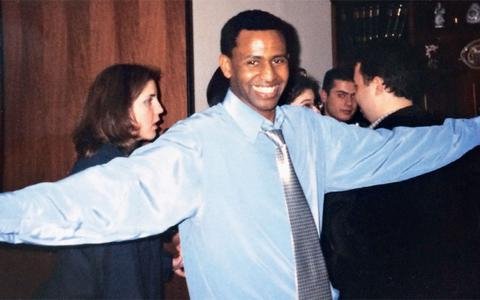 Φόβοι για τη ζωή του Σπύρου - Η ιστορία του Ελληνα που κρατείται σε φυλακές-κολαστήριο στο Μπουρουντί [εικόνες] | iefimerida.gr 2