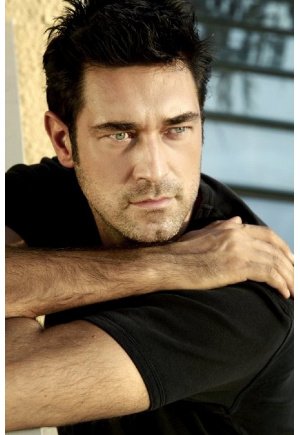 Ο σέξι Τούρκος ηθοποιός που έγινε μήλον της έριδος για δυο Ελληνες σκηνοθέτες [εικόνες] | iefimerida.gr 2