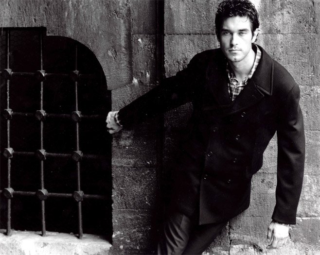 Ο σέξι Τούρκος ηθοποιός που έγινε μήλον της έριδος για δυο Ελληνες σκηνοθέτες [εικόνες] | iefimerida.gr 3