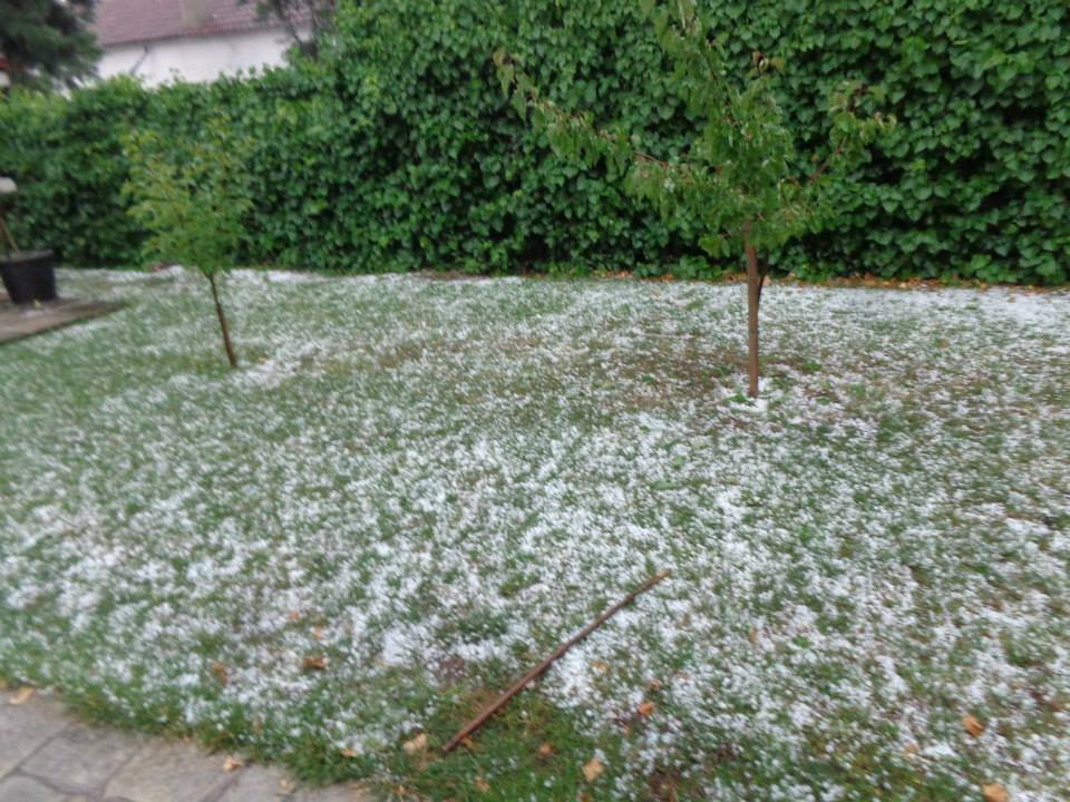 «Σκοτείνιασε» στην Αττική - Ξαφνικό μπουρίνι με αστραπές και βροντές - Χαλάζι στην Κοζάνη [εικόνες] | iefimerida.gr 0