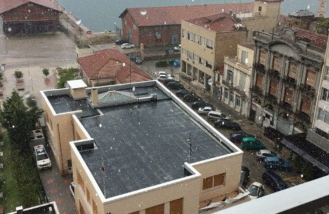 Κακοκαιρία έπληξε τη Θεσσαλονίκη -Ισχυρή χαλαζόπτωση στο κέντρο της πόλης [εικόνα] | iefimerida.gr 0