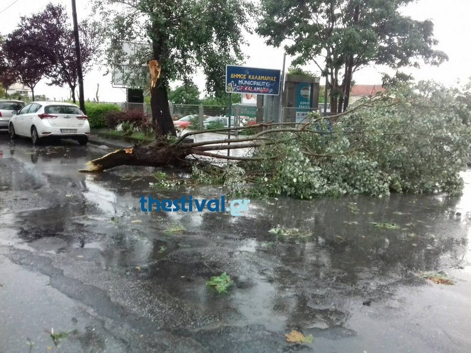 Στην Θεσσαλονίκη έριξε... χαλάζι - Προβλήματα στην κυκλοφορία [εικόνες & βίντεο] | iefimerida.gr 3