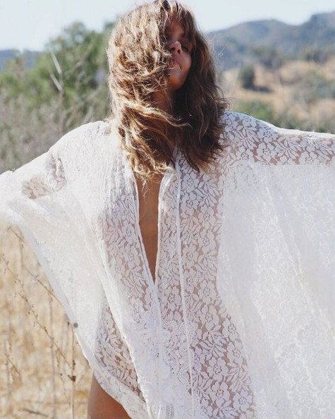 Η Χάλι Μπέρι έγινε 50 και το γιόρτασε με μια σέξι φωτογραφία της [εικόνες] | iefimerida.gr 0