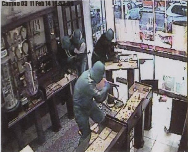 Ποια ήταν η συμμορία με το Χάμερ [εικόνες] | iefimerida.gr 3