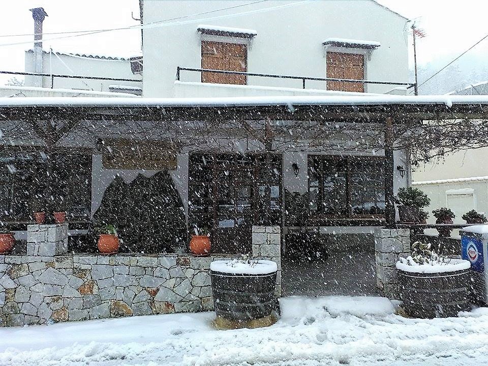 Επέλαση του χιονιά στην Κρήτη -Χωρίς ρεύμα πολλές περιοχές [εικόνες]  | iefimerida.gr 1