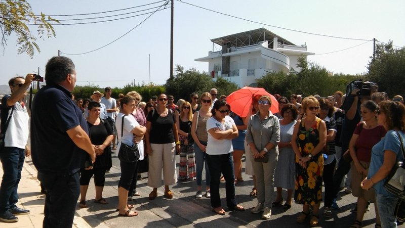 Χανιά: Συμβολικός αποκλεισμός δρόμου έξω από το Πολυτεχνείο Κρήτης -Εκεί έχασαν τη ζωή τους δύο παιδιά [εικόνες & βίντεο] | iefimerida.gr 3