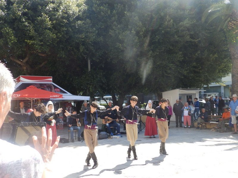 Χανιά: Υποδέχθηκαν τα κρουαζιερόπλοια με χορούς και κεράσματα [εικόνες] | iefimerida.gr 0