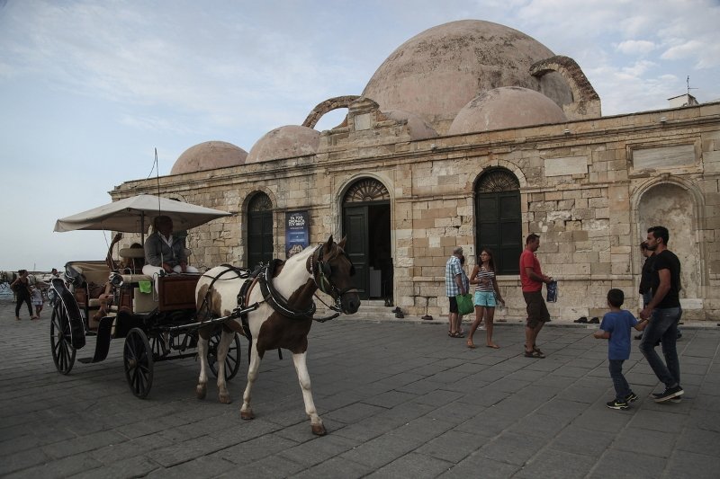Ο Guardian στέλνει τον κόσμο στα Χανιά: Μία όμορφη, υποτιμημένη πόλη με ένα υπέροχο παλιό λιμάνι [εικόνες] | iefimerida.gr 1
