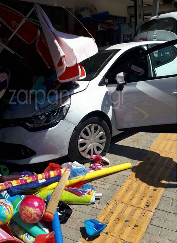 Χανιά: Εχασε τον έλεγχο του αυτοκινήτου και... μπούκαρε σε μίνι μάρκετ [εικόνες] | iefimerida.gr 3