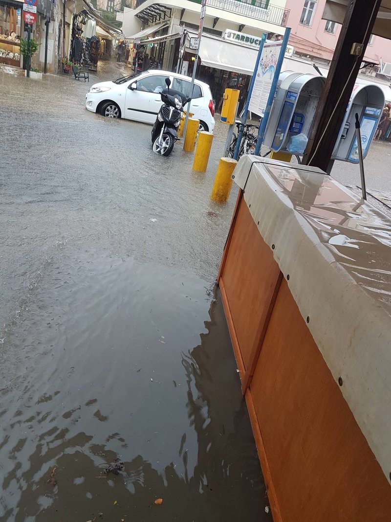 Χανιά: Σοβαρά προβλήματα από την ισχυρή νεροποντή [εικόνες] | iefimerida.gr 2