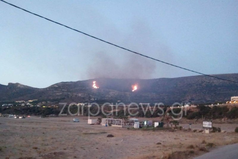 Δύο μεγάλες πυρκαγιές στην Κρήτη -Μάχη των πυροσβεστών με τις φλόγες [εικόνες & βίντεο] | iefimerida.gr 3