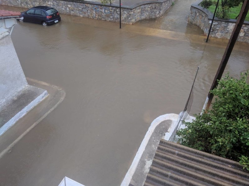 Χανιά: Σοβαρά προβλήματα από την ισχυρή νεροποντή [εικόνες] | iefimerida.gr 3