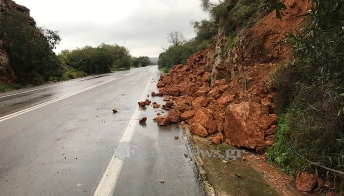Καταρρακτώδης βροχή στα Χανιά: Οδηγοί εγκλωβίστηκαν σε ΙΧ, σπίτια πλημμύρισαν [εικόνες & βίντεο]  | iefimerida.gr 1