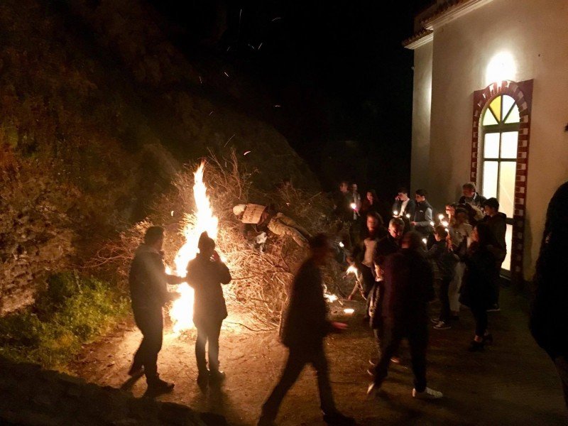 Χανιά: Eβαλαν φωτιά στον... «Χανταμπάκη» του Survivor [εικόνες] | iefimerida.gr 1