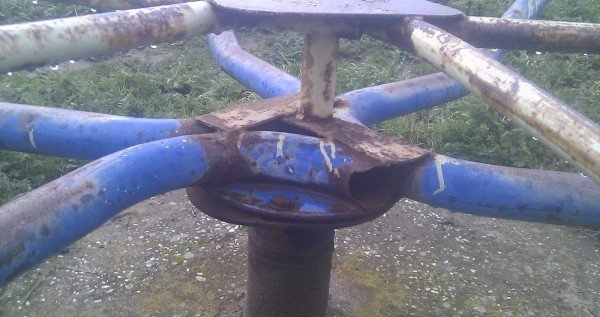 Δημόσιος κίνδυνος σε παιδική χαρά στην Ξάνθη -Σοκ από τον ακρωτηριασμό 7χρονου [εικόνες]  | iefimerida.gr 1