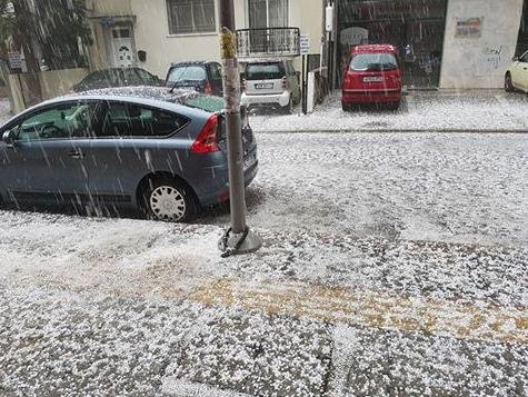 Δυνατό χαλάζι έντυσε στα λευκά την Ξάνθη [εικόνες & βίντεο] | iefimerida.gr 0