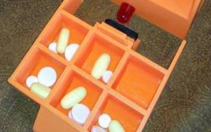 Μαθητές κατασκεύασαν έξυπνο κουτί για χάπια: Σου υπενθυμίζει πότε να τα πάρεις [εικόνα]   | iefimerida.gr 0