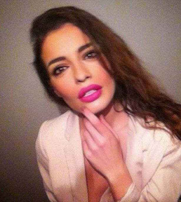 Η νυν (Αντωνία Καλλιμούκου) και η πρώην του αδελφού της Μενεγάκη ξεκατινιάζονται στο Διαδίκτυο [εικόνες] | iefimerida.gr 13