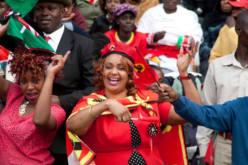 Κένυα: Ορκίστηκε ο Κενυάτα -Καταστολή σε διαδηλωτές της αντιπολίτευσης [εικόνες] | iefimerida.gr 0