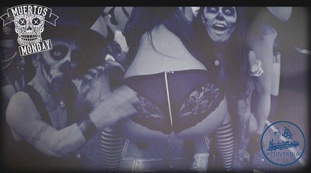 Εξω φρενών το παλάτι: Φίλος του Χάρι έκανε πάρτι με ημίγυμνες χορεύτριες έξω από το Μπάκινγχαμ [εικόνες & βίντεο] | iefimerida.gr 2