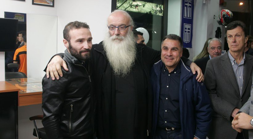 Εγκαίνια για το «ποδοσφαιρικό» κομμωτήριο του Άγγελου Χαριστέα | iefimerida.gr 5