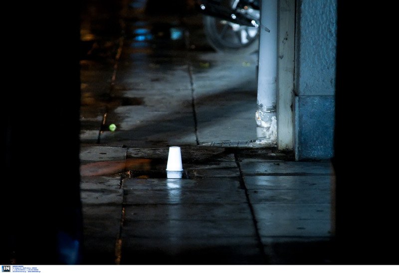 Πώς έγινε η επίθεση έξω από τα γραφεία του ΠΑΣΟΚ -Οι κινήσεις του ενόπλου [εικόνες] | iefimerida.gr 1