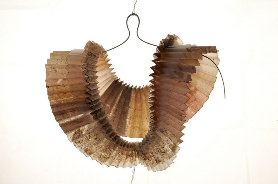 Ευφάνταστα έργα τέχνης από χαρτί στο Πολιτιστικό Ιδρυμα Ομίλου Πειραιώς [εικόνες]  | iefimerida.gr 3