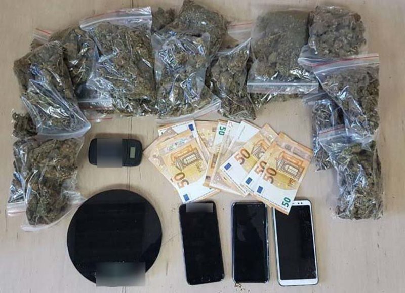 Μεγάλες ποσότητες βρέθηκαν στην κατοχή τους / Φωτογραφία: Aσφάλεια Κέρκυρας