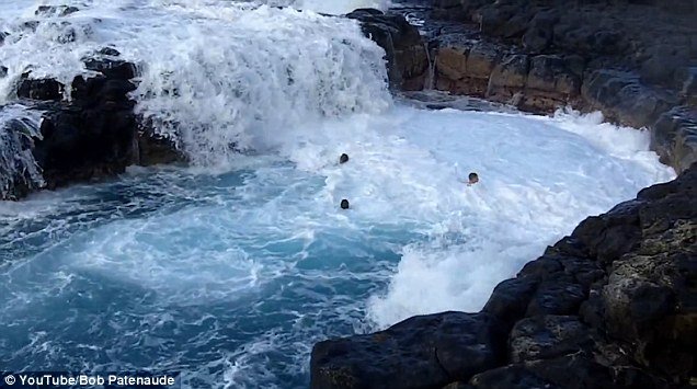 «Η πισίνα του θανάτου» -Η καταβόθρα που βουτούν οι τολμηροί [εικόνες & βίντεο] | iefimerida.gr 1