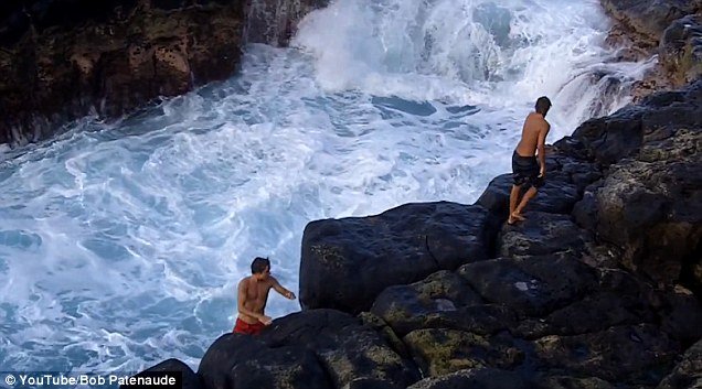 «Η πισίνα του θανάτου» -Η καταβόθρα που βουτούν οι τολμηροί [εικόνες & βίντεο] | iefimerida.gr 2