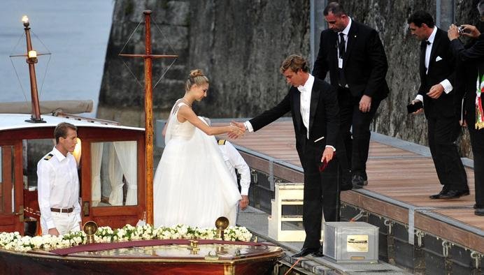 Ο παραμυθένιος πριγκιπικός γάμος του εγγονού της Γκρέις Κέλι με την Ιταλίδα αριστοκράτισσα -Στο ιδιωτικό νησί της νύφης [εικόνες] | iefimerida.gr 2
