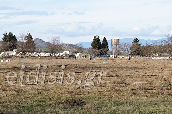 Κιλκίς: Χίλιοι διακόσιοι πρόσφυγες έφτασαν στο κέντρο φιλοξενίας στο Χέρσο [εικόνες] | iefimerida.gr 2