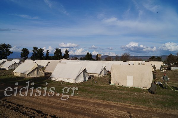 Κιλκίς: Χίλιοι διακόσιοι πρόσφυγες έφτασαν στο κέντρο φιλοξενίας στο Χέρσο [εικόνες] | iefimerida.gr 3