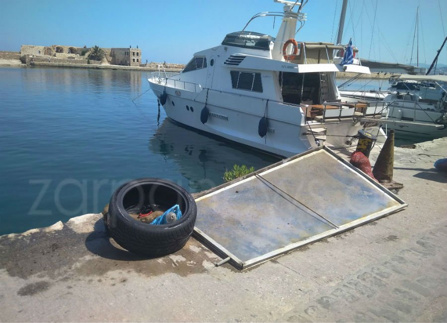 «Χωματερή» το λιμάνι των Χανίων -Βρήκαν στον βυθό λάστιχα, σκουπίδια, μέχρι και τζαμαρία [εικόνες] | iefimerida.gr 0