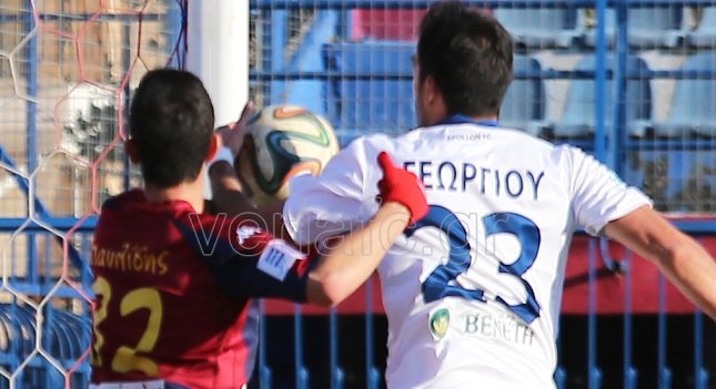 Οφθαλμαπάτη στη Βέροια - Η φωτογραφία που λέει την αλήθεια για το χέρι που απέτρεψε το γκολ [εικόνα & βίντεο] | iefimerida.gr 0