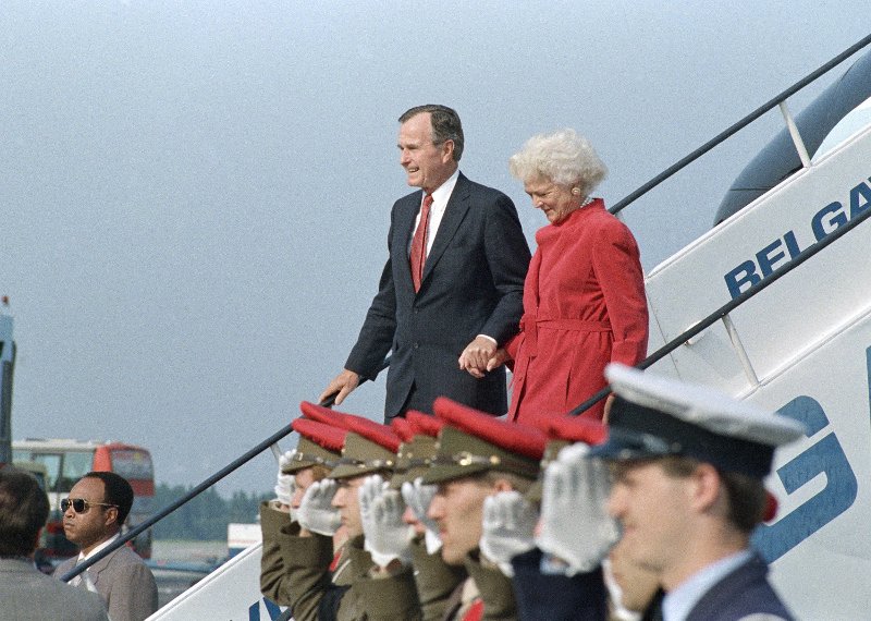 Η άρνηση της Μελάνια να κρατήσει το χέρι του Ντόναλντ Τραμπ και τα εκδηλωτικά πρώην προεδρικά ζευγάρια [εικόνες] | iefimerida.gr 15