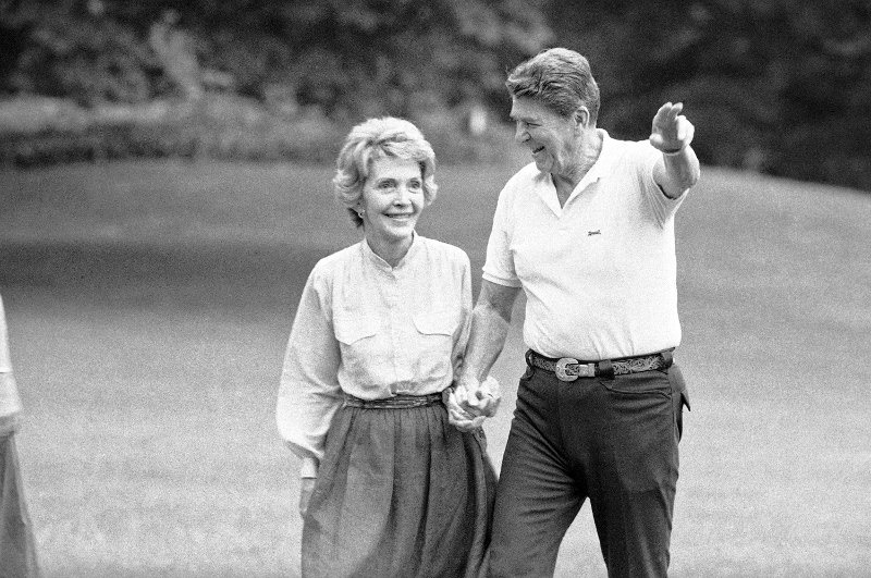 Η άρνηση της Μελάνια να κρατήσει το χέρι του Ντόναλντ Τραμπ και τα εκδηλωτικά πρώην προεδρικά ζευγάρια [εικόνες] | iefimerida.gr 16