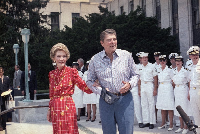 Η άρνηση της Μελάνια να κρατήσει το χέρι του Ντόναλντ Τραμπ και τα εκδηλωτικά πρώην προεδρικά ζευγάρια [εικόνες] | iefimerida.gr 19