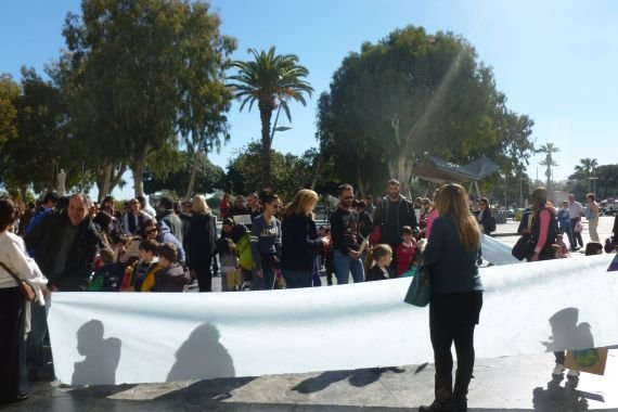 Η πιο τρυφερή διαμαρτυρία στην Κρήτη -Νήπια διαδήλωσαν για τα χημικά στη Μεσόγειο [εικόνες] | iefimerida.gr 1