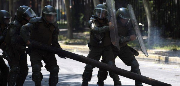 Πεδίο μάχης το Σαντιάγκο [εικόνες] | iefimerida.gr 5