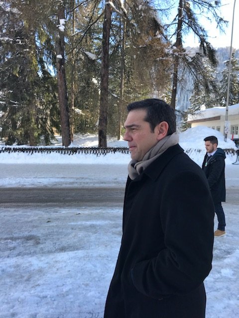 Ο Αλέξης Τσίπρας περπατά στα χιόνια στο Νταβός -Δεν ήταν ο μόνος [εικόνες] | iefimerida.gr 0