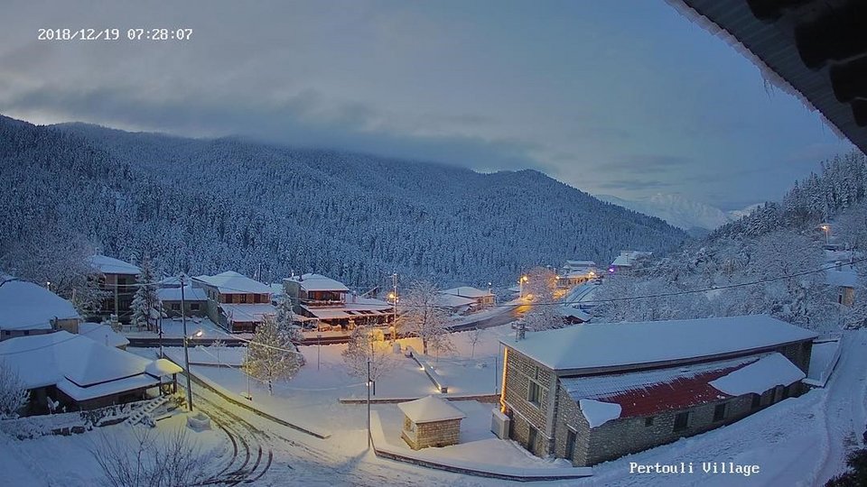 Eικόνες σκέτη μαγεία: Στα λευκά η Ελάτη και το Περτούλι Τρικάλων -Δείτε live κάμερα [εικόνες & βίντεο] | iefimerida.gr 4