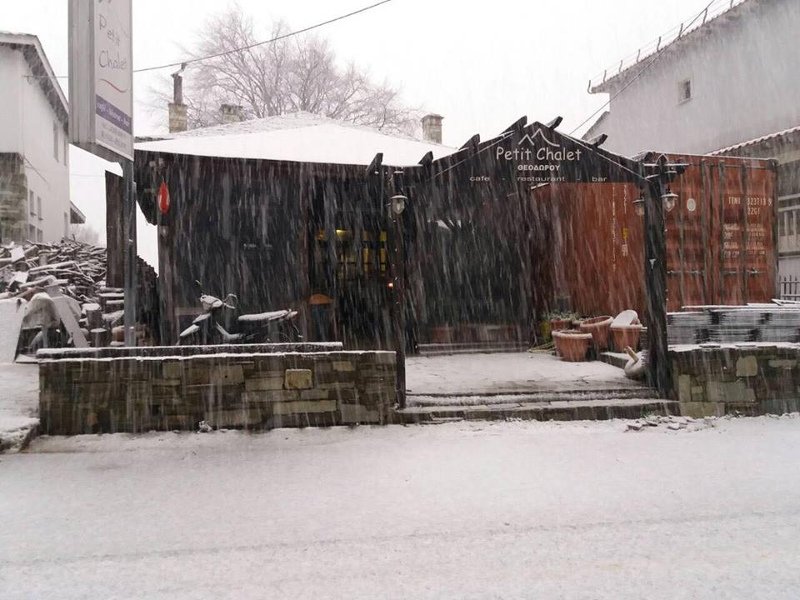 Στα λευκά το Πήλιο -Το έστρωσε στα Χάνια [εικόνες & βίντεο] | iefimerida.gr 0