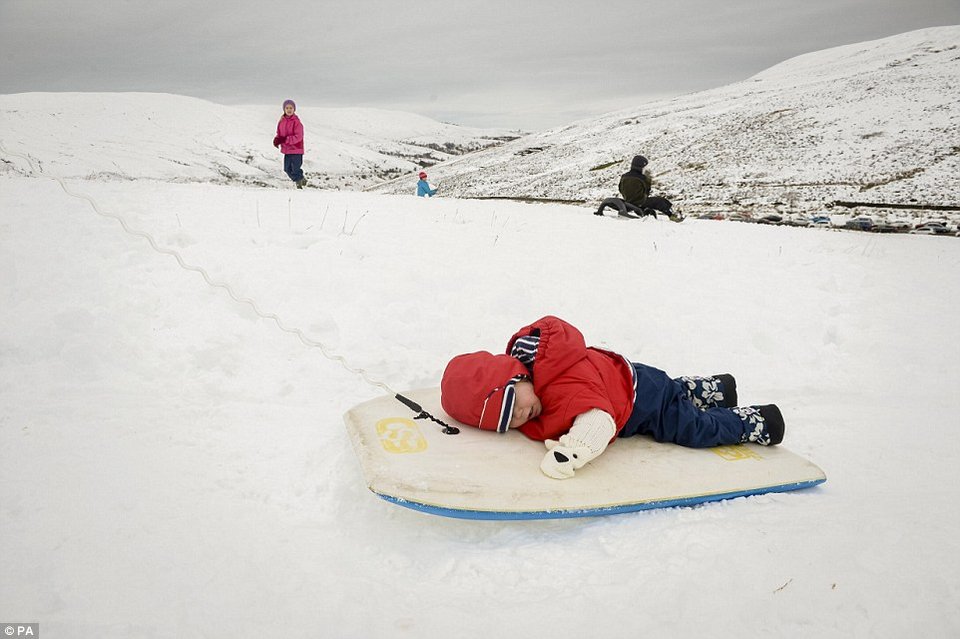Κύμα κακοκαιρίας στη Βρετανία - Ξύπνησαν σε χιονισμένα τοπία και -10 βαθμούς [εικόνες] | iefimerida.gr 1
